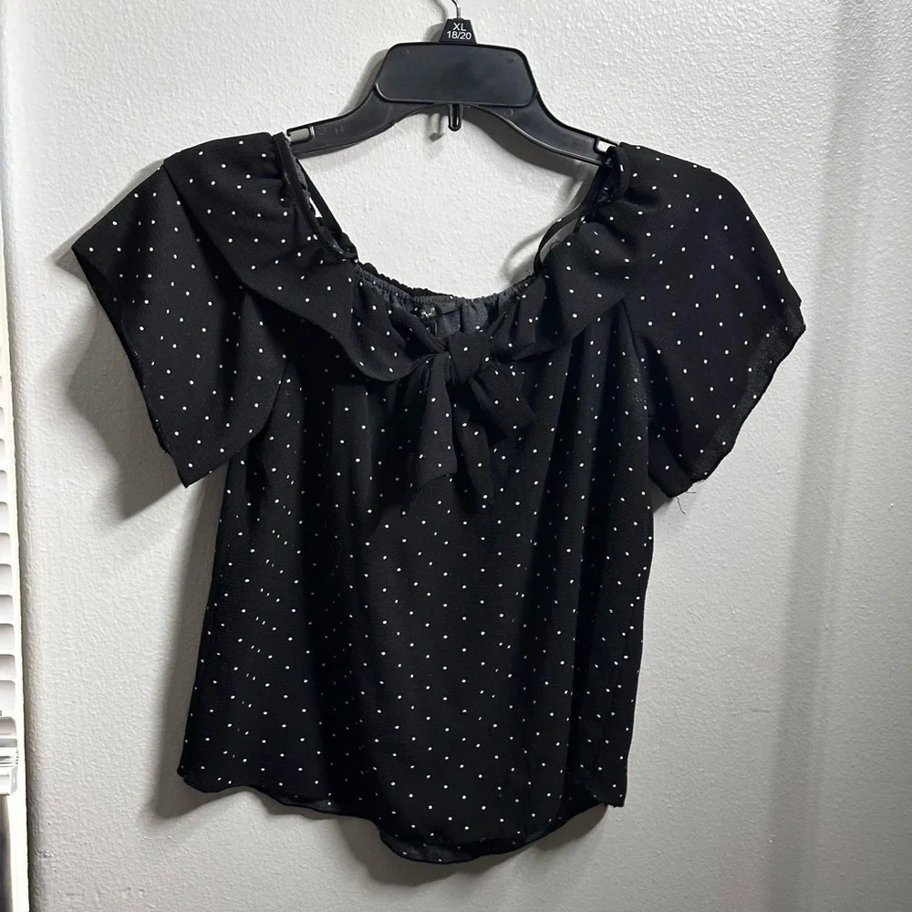 Papaya Women Black Polka Dot Off‎ Shoulder Blouse Size Small.